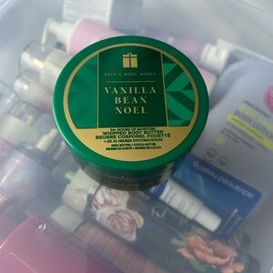 Bath & Body Works Vanilla Bean Noel Whipped Body Butter - Green and Gold